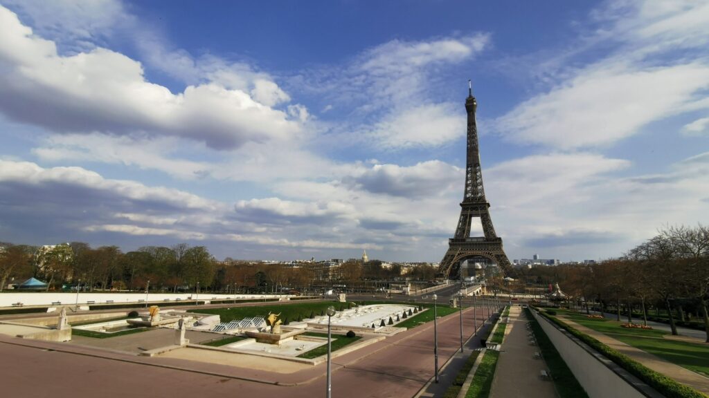 The Night Eats the World - Eiffel Tower Paris in Lockdown