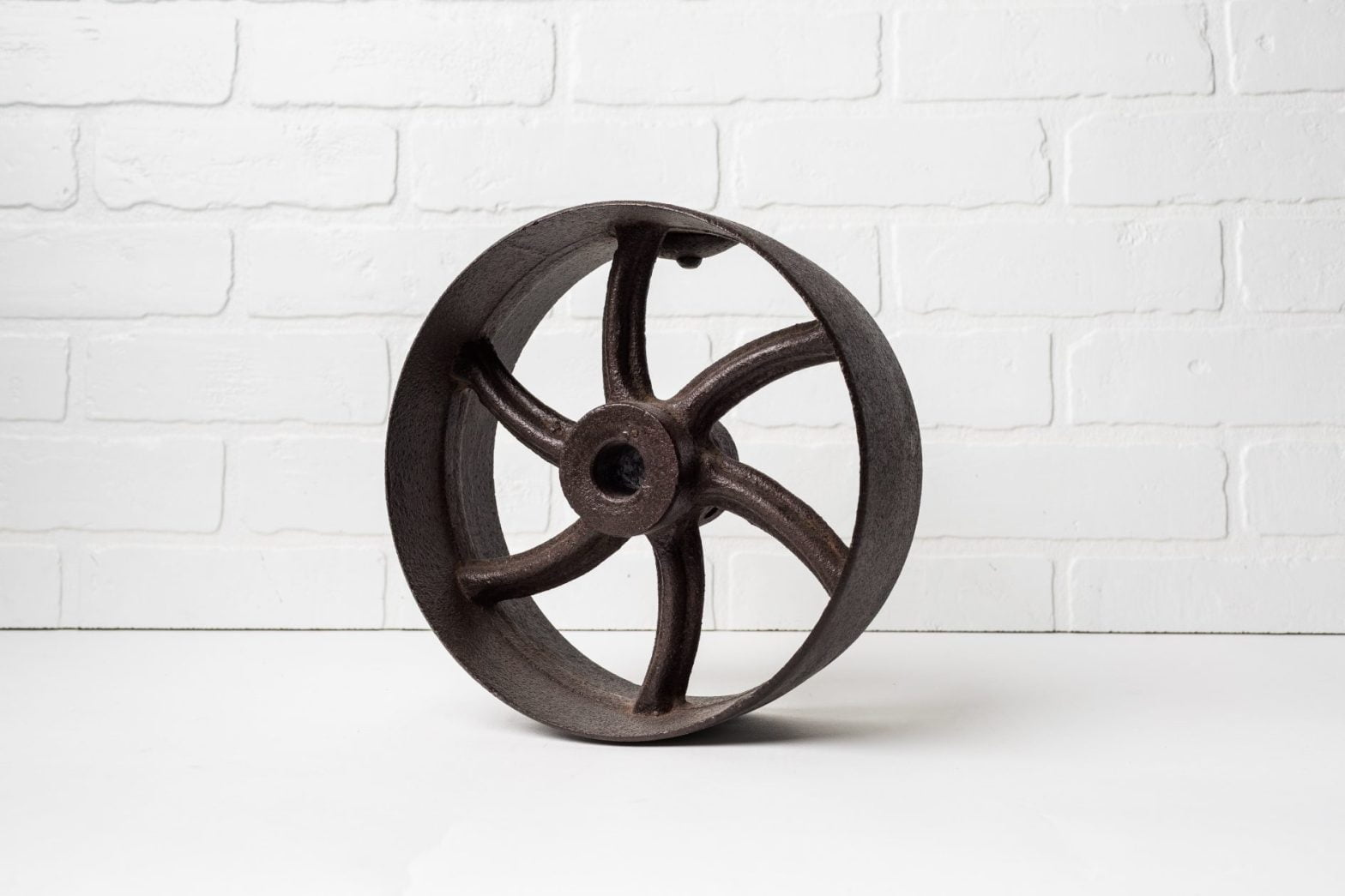 Flywheel Growth Model for Unleashing Momentum in SaaS Marketing